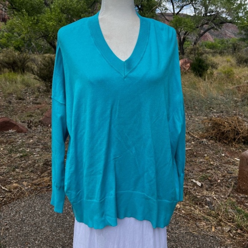 🔜 
Joseph A. V-Neck Sweater Loose Fit XL NWT